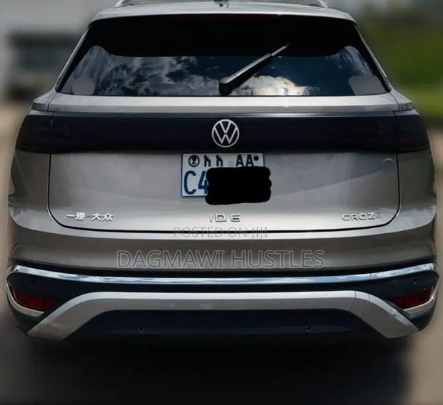 Volkswagen ID.6 2023 Gray