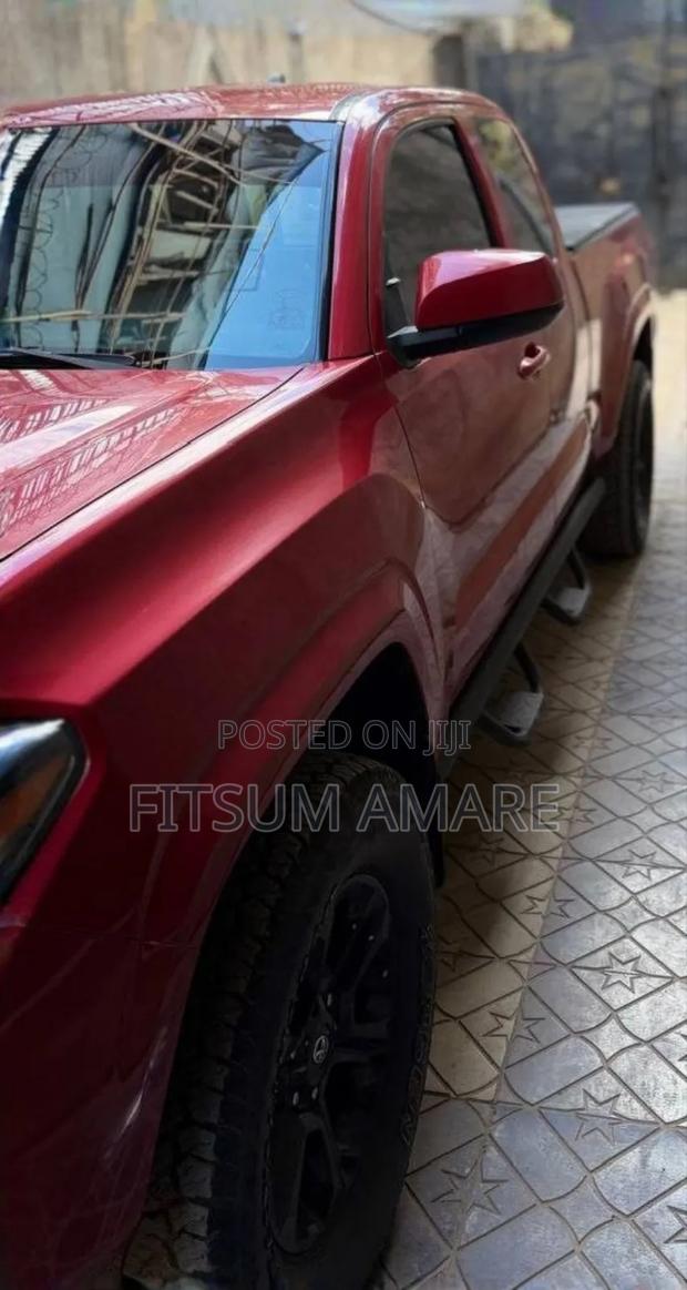 Toyota Tacoma 2018 Burgundy