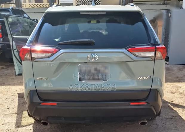 Toyota RAV4 2020 Green
