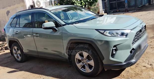Toyota RAV4 2020 Green