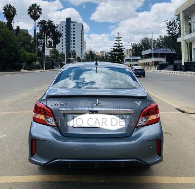 Mitsubishi Attrage 2022 Gray