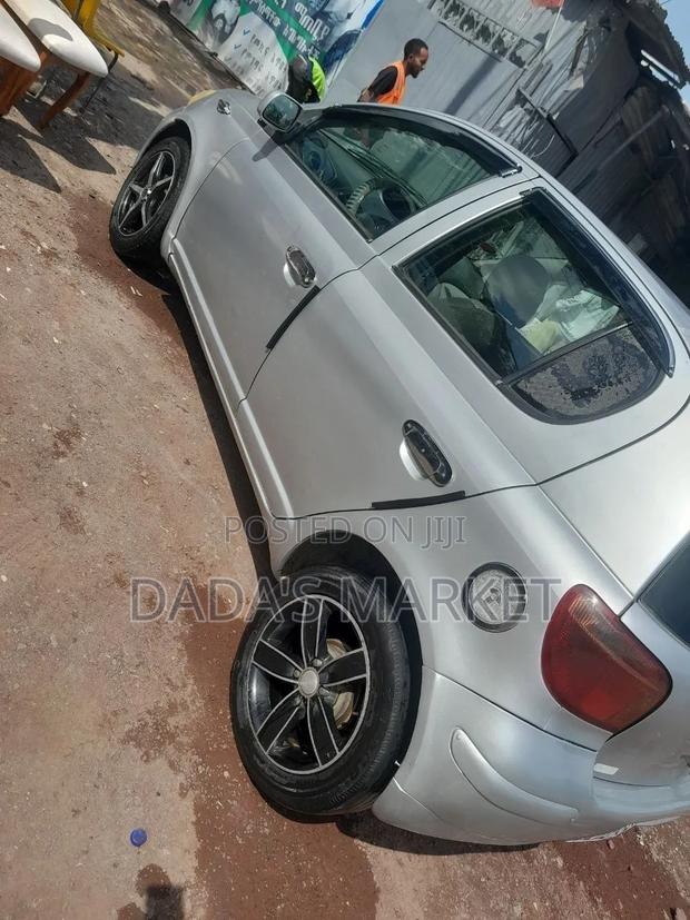 Toyota Vitz 2002 Silver