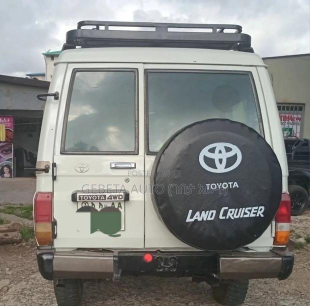 Toyota Land Cruiser 2008 White