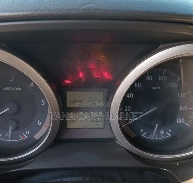 Toyota Land Cruiser Prado 2011 White