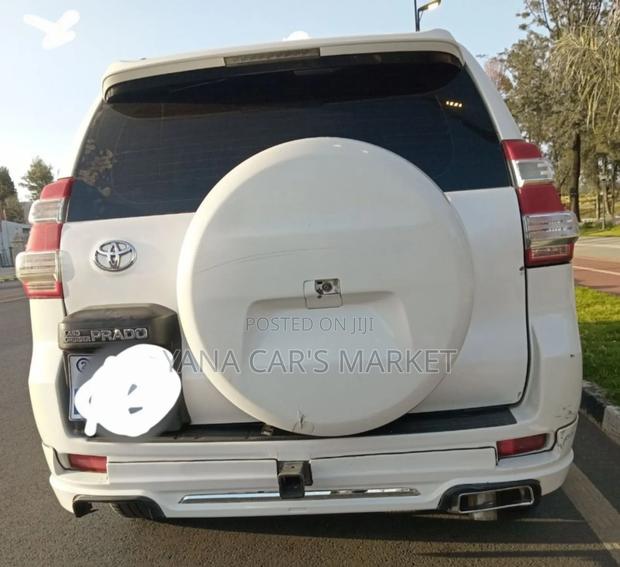 Toyota Land Cruiser Prado 2011 White