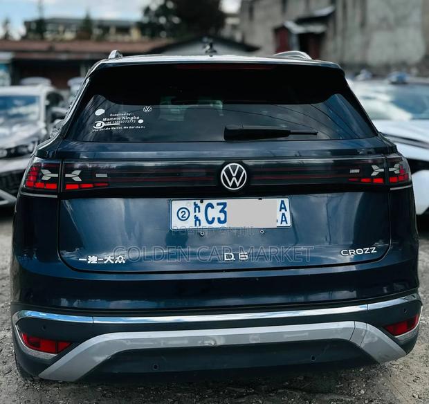 Volkswagen ID.6 2022 Blue