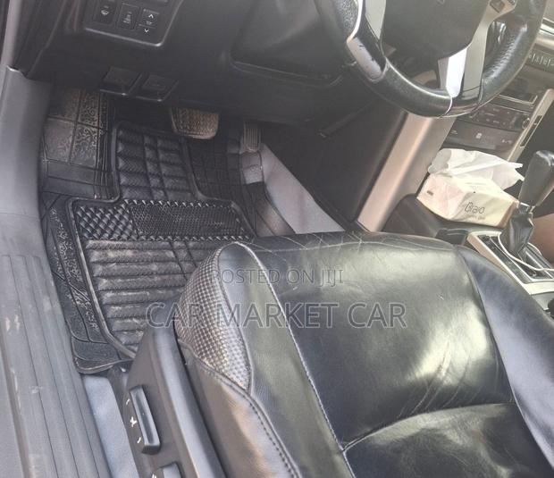 Toyota Land Cruiser Prado 3.0 TD 2012 Gray