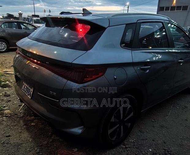 BYD E2 43 kWh 94 hp FWD 2025