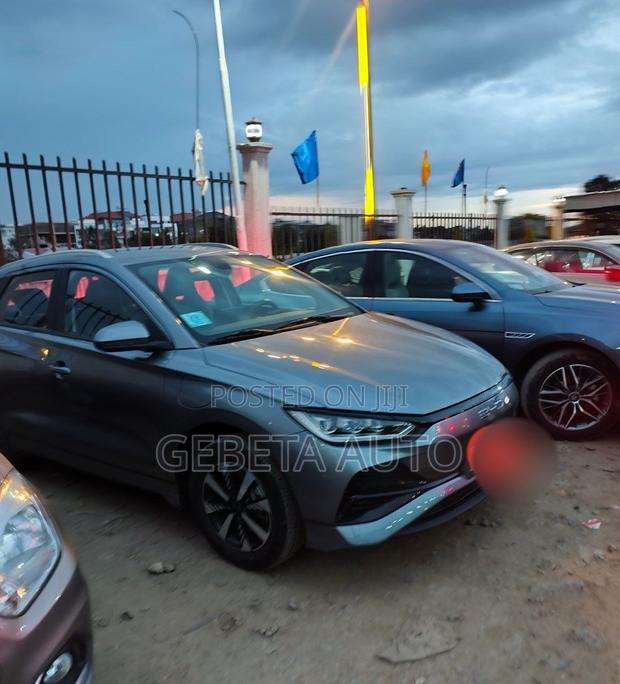 BYD E2 43 kWh 94 hp FWD 2025