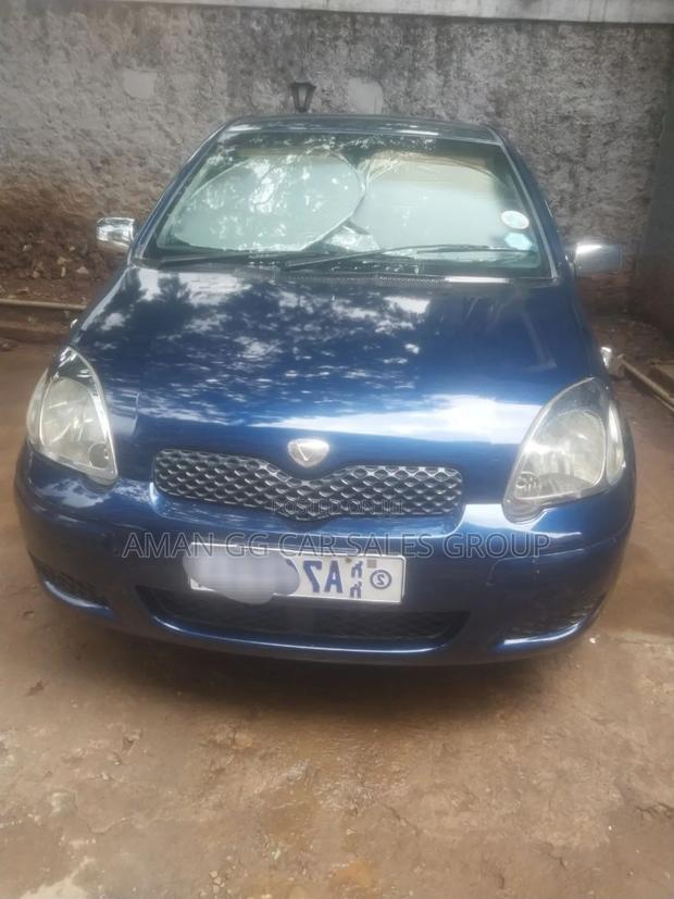 Toyota Vitz 2004 Blue