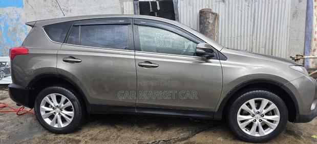 Toyota RAV4 2015 Gray