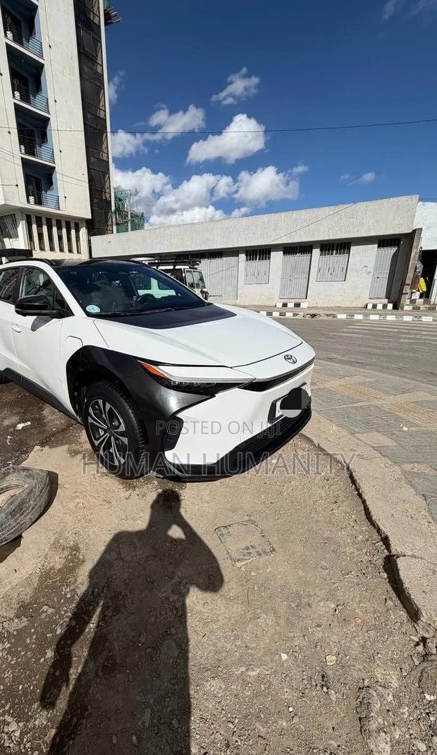 Toyota bZ4X 2023 White