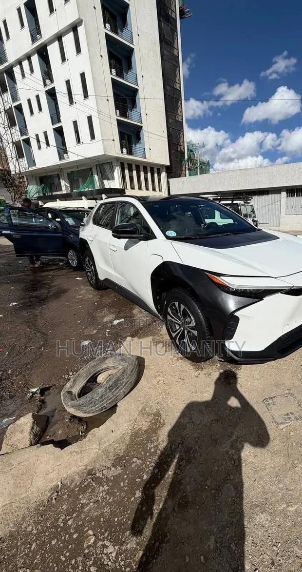 Toyota bZ4X 2023 White