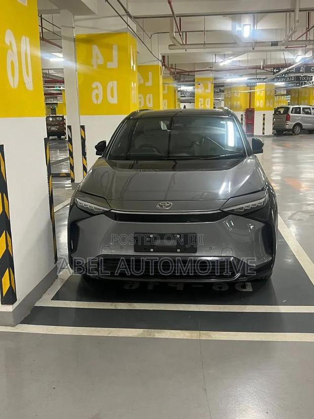 New Toyota bZ4X 71.4 kWh AWD 2023 Silver
