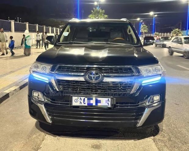 Toyota Land Cruiser 2014 Matt Black