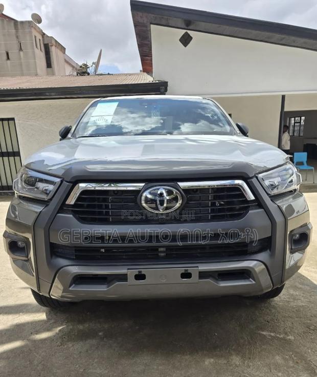 New Toyota Hilux 2025