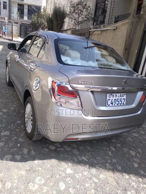 Suzuki Dzire 2022 Silver
