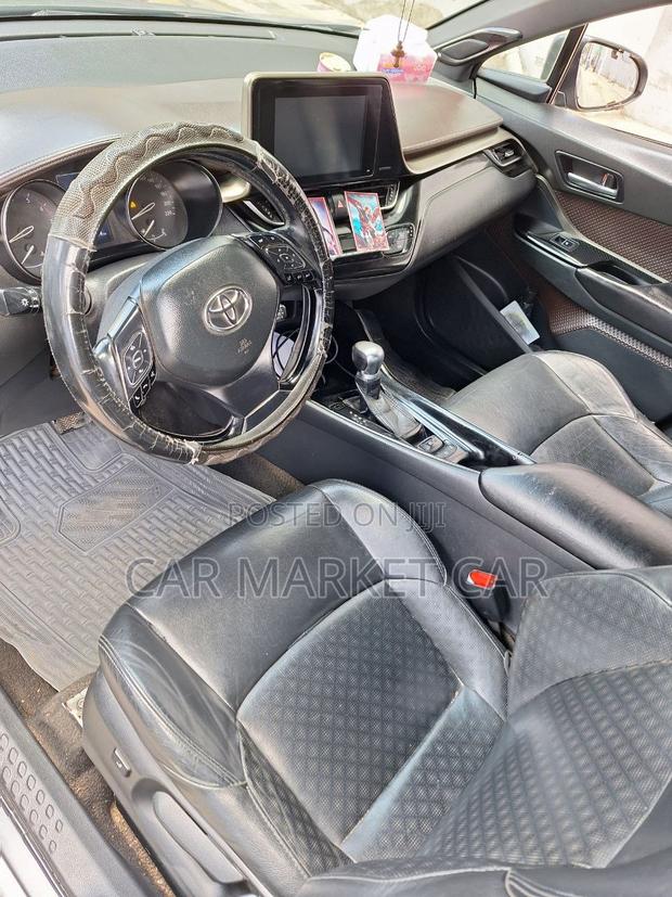 Toyota C-HR 2017 Gray