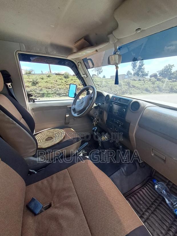Toyota Land Cruiser 2015 White