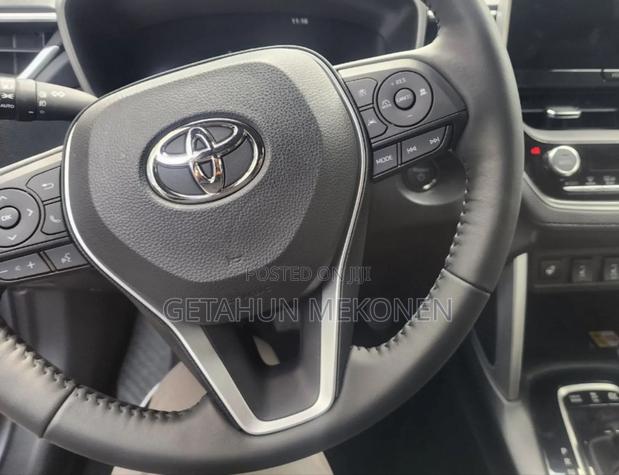 Toyota Corolla Cross Hybrid 2025