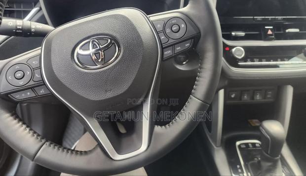 Toyota Corolla Cross Hybrid 2025