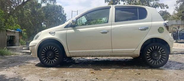 Toyota Vitz 2004 White