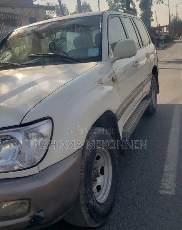 Toyota Land Cruiser 2006 White