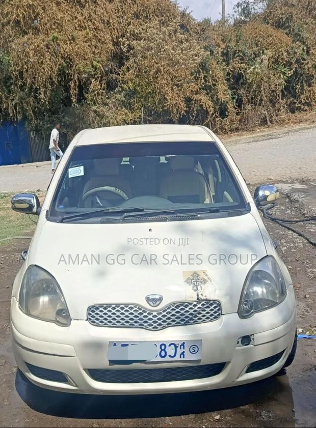 Toyota Vitz 2004 Ivory