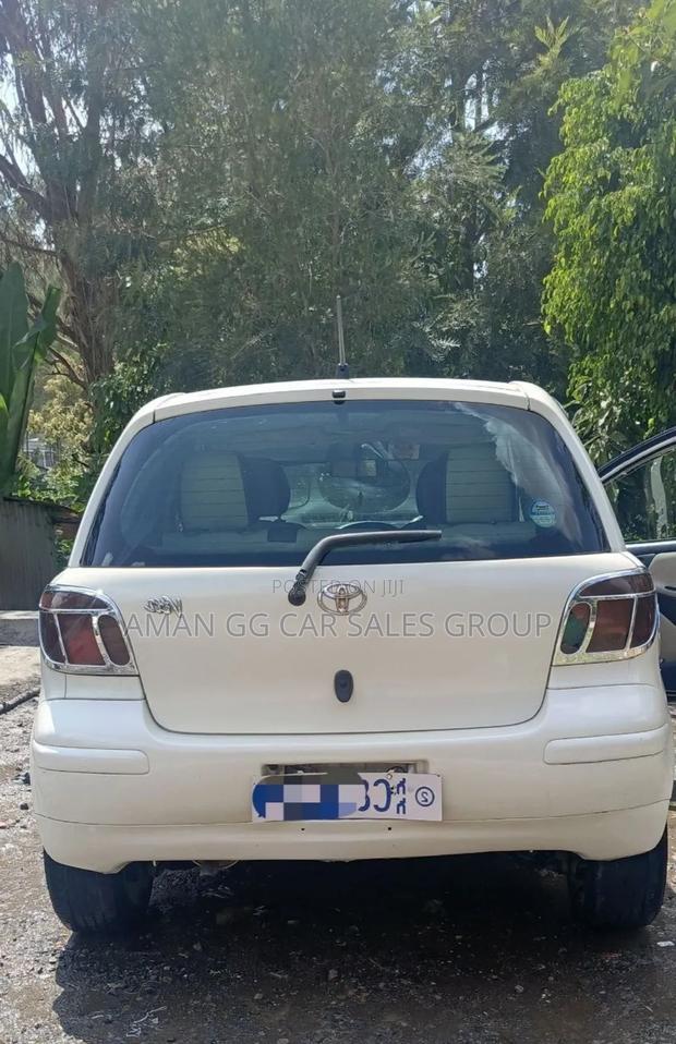 Toyota Vitz 2004 Ivory