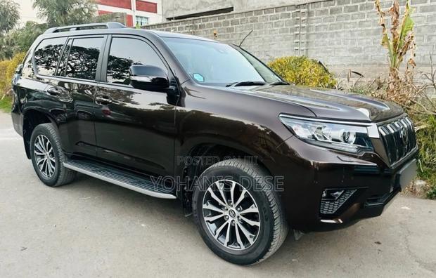 Toyota Land Cruiser Prado 2023 Matt Black