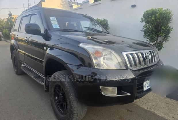 Toyota Land Cruiser 2004 Black
