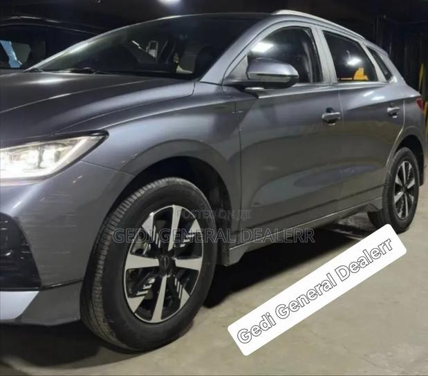 BYD E2 43 kWh 94 hp FWD 2025 Gray