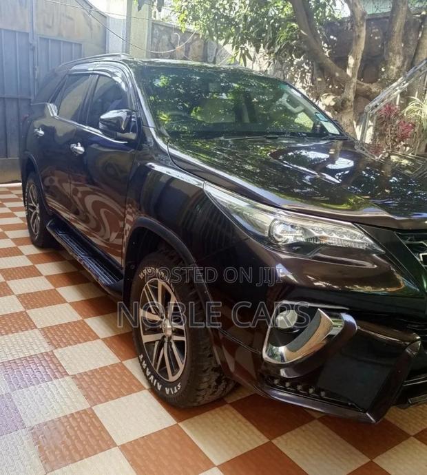 Toyota Fortuner 2018 Brown