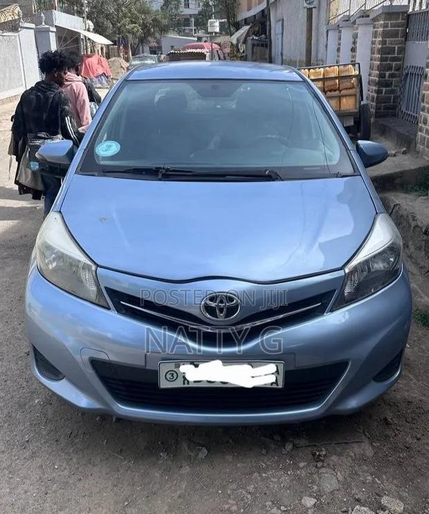 Toyota Yaris 2012 Blue