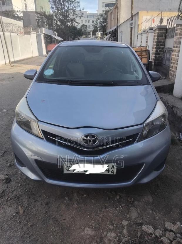 Toyota Yaris 2012 Blue