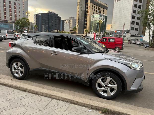 Toyota C-HR 2020 Gold