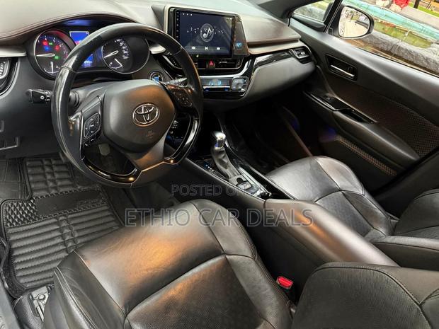 Toyota C-HR 2020 Gold