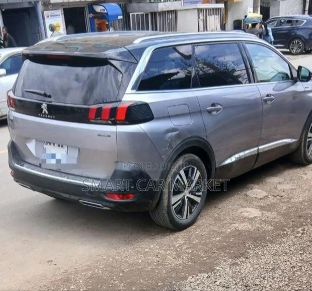 Peugeot 5008 2020 White