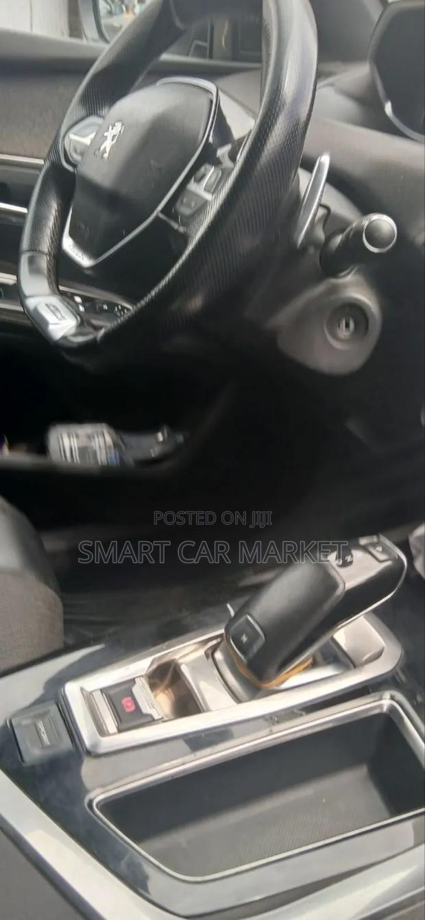 Peugeot 5008 2020 White
