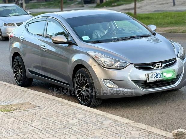 Hyundai Avante 2012 Gray