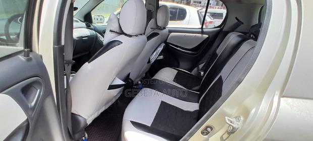 Toyota Vitz 2002