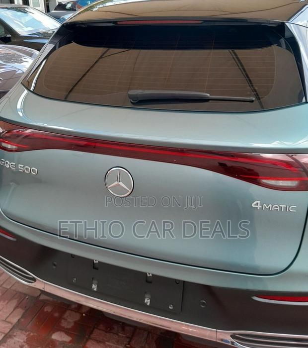 Mercedes-Benz EQE 2024 Gold