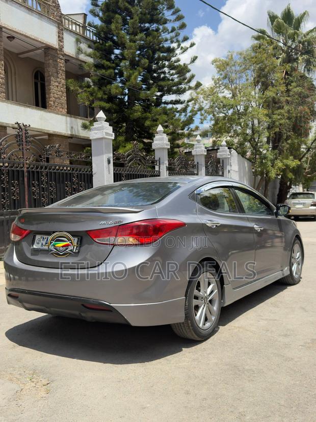 Hyundai Elantra 2015 Silver
