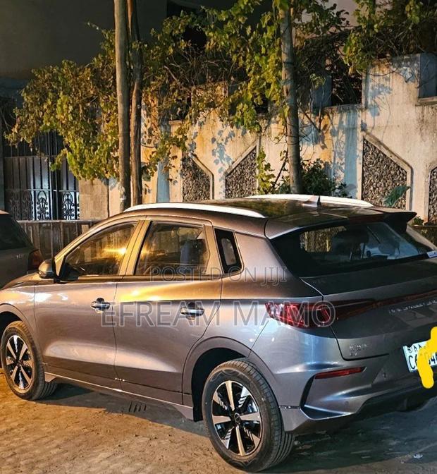 BYD E2 43 kWh 94 hp FWD 2024