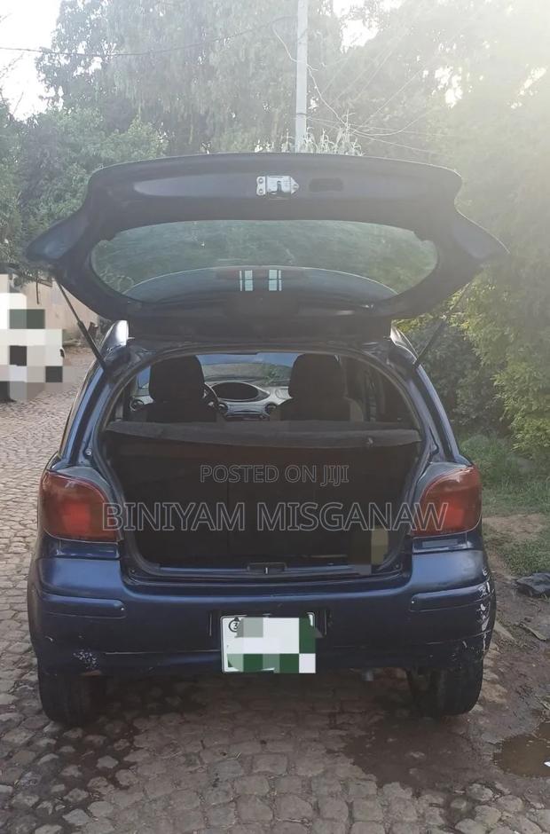 Toyota Vitz 2002 Blue