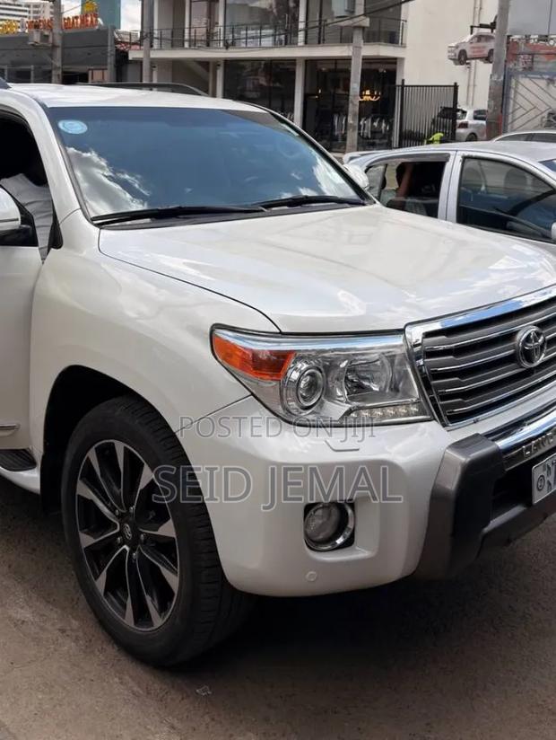 Toyota Land Cruiser 2014 White