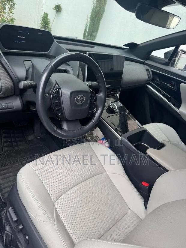 Toyota bZ4X 2023 White