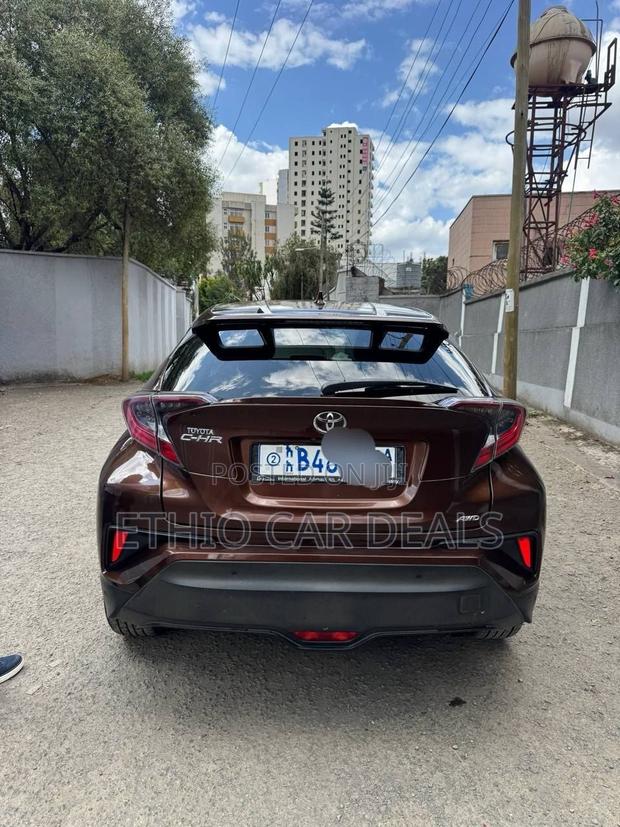 Toyota C-HR 2017 Brown