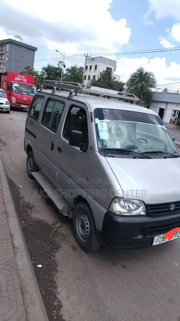 Suzuki Eeco 2024 White