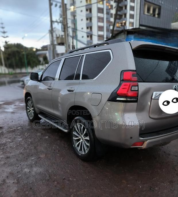 Toyota Land Cruiser 2021